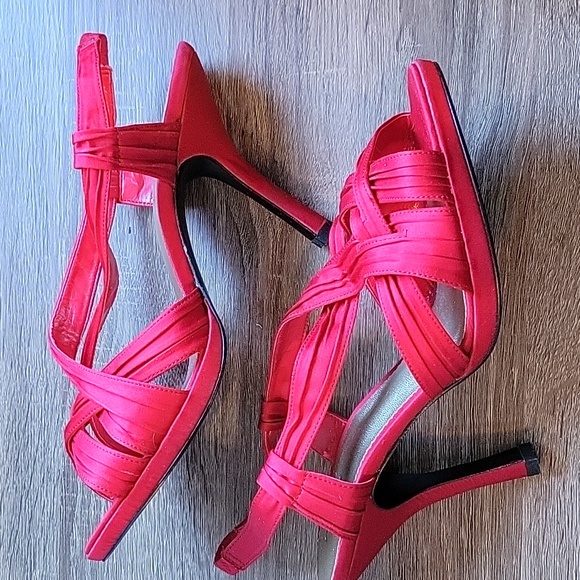 Jacqueline Ferrar Red Satin Heels 👠Size 9 - Picture 5 of 8